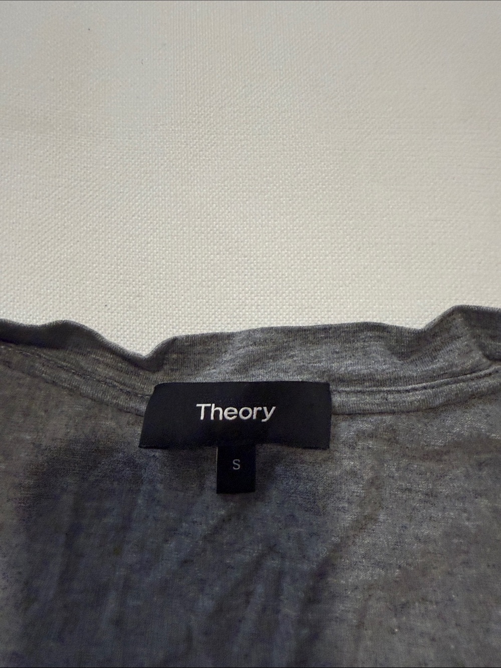 Theory Short Sleeve Scoop Neck Gray Size Small Like New - Picture 2 of 2